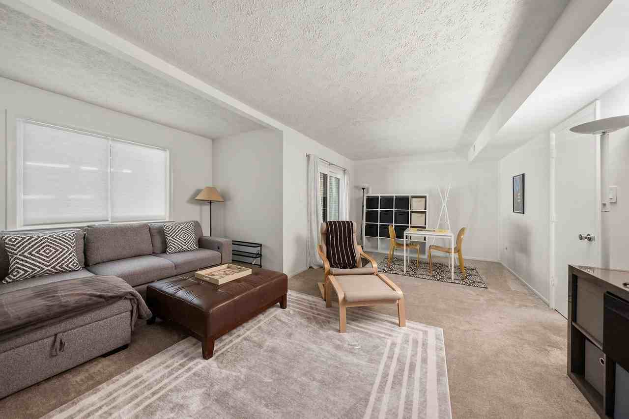 2210 Glencourse Ln #1609818P - Photo 4 of 23