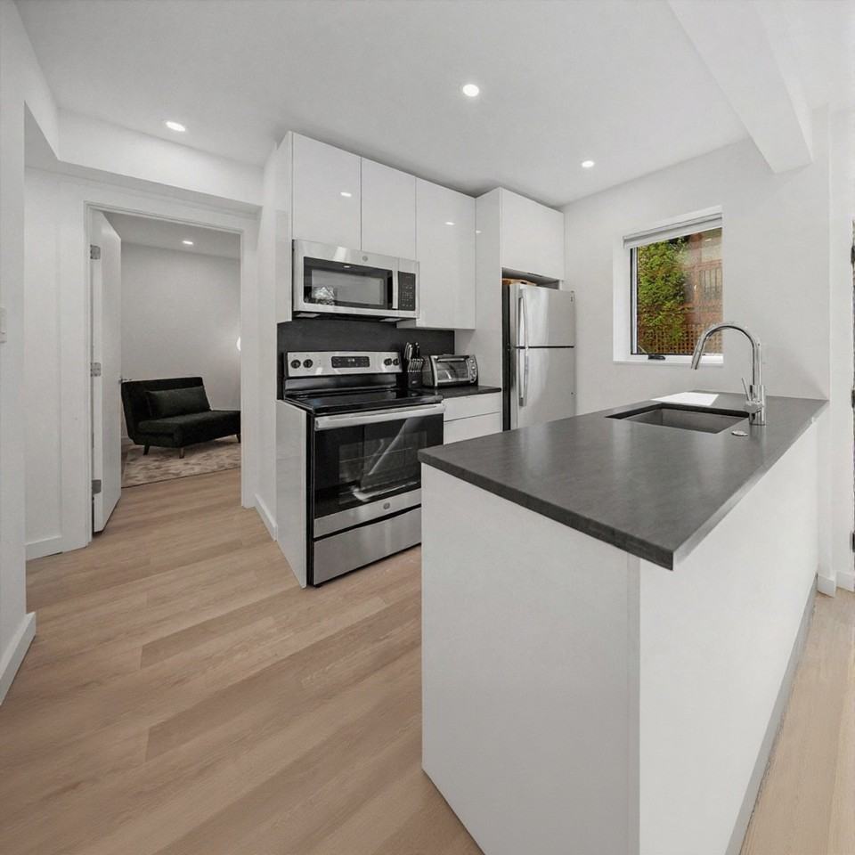 2812 29th Pl Nw #1610325P - Photo 5 of 11