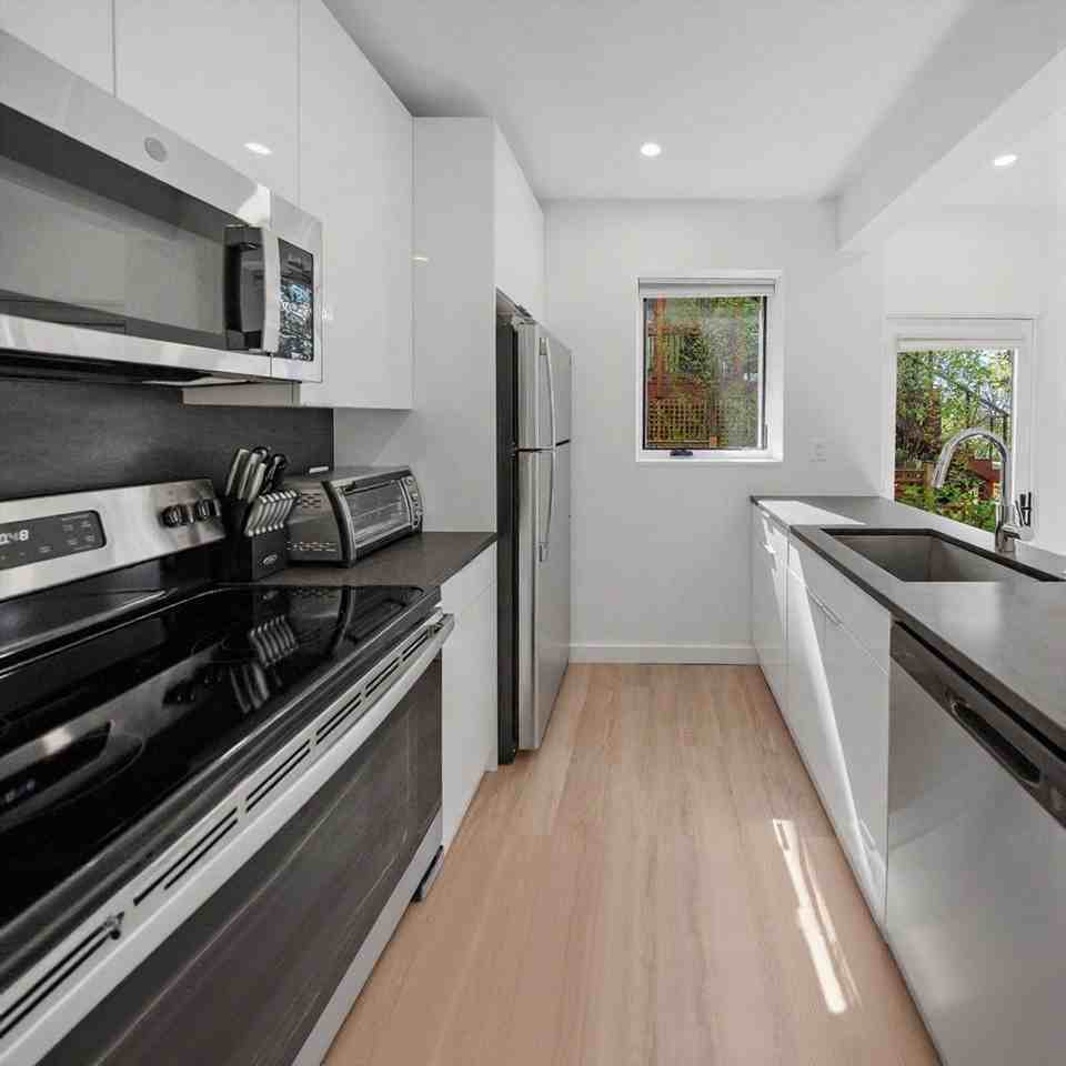 2812 29th Pl Nw #1610325P - Photo 6 of 11