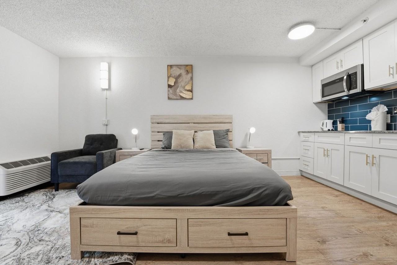 824 Camino La Costa #1612603P - Photo 3 of 20