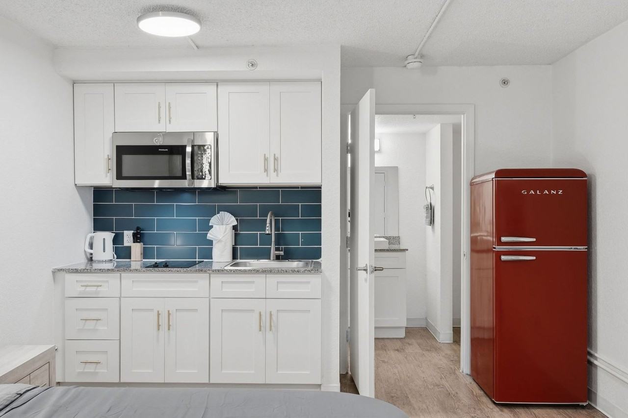 824 Camino La Costa #1612603P - Photo 7 of 20