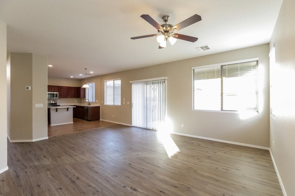 3734 W Apollo Rd - Photo 4 of 17