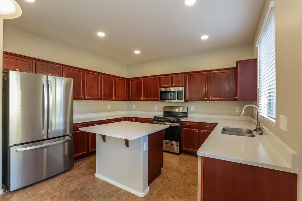 3734 W Apollo Rd - Photo 7 of 17