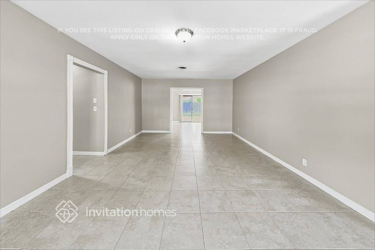458 Ne 38th St - Photo 7 of 22