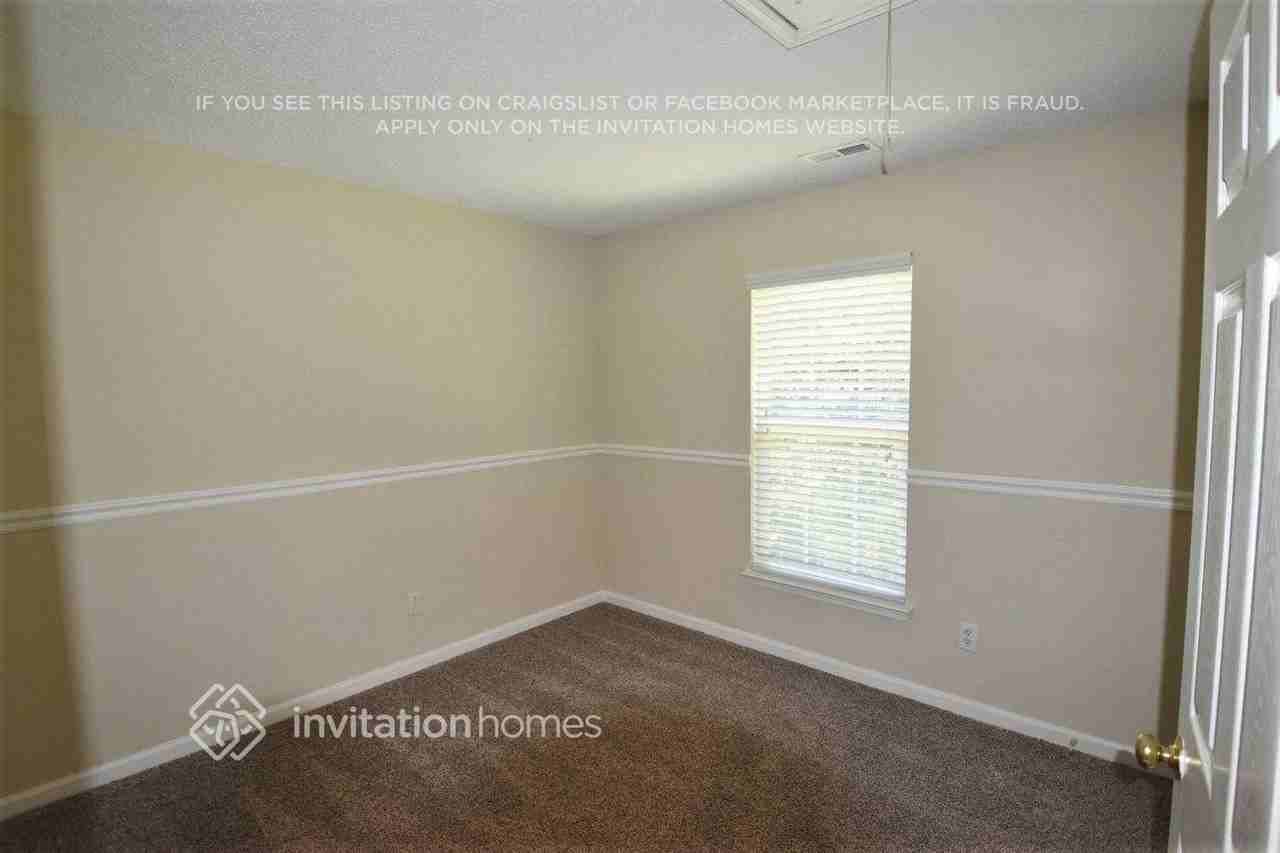 1320 Harland St - Photo 7 of 16