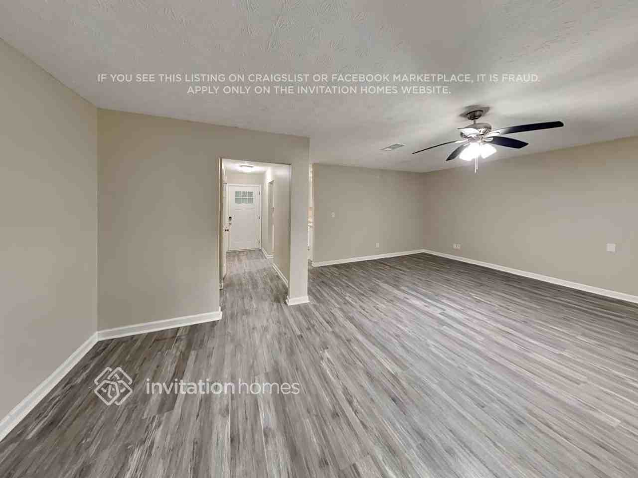 210 Huntridge Dr - Photo 4 of 17