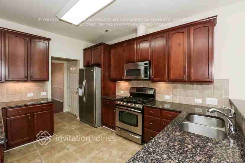 16013 Caranna Ct - Photo 4 of 17
