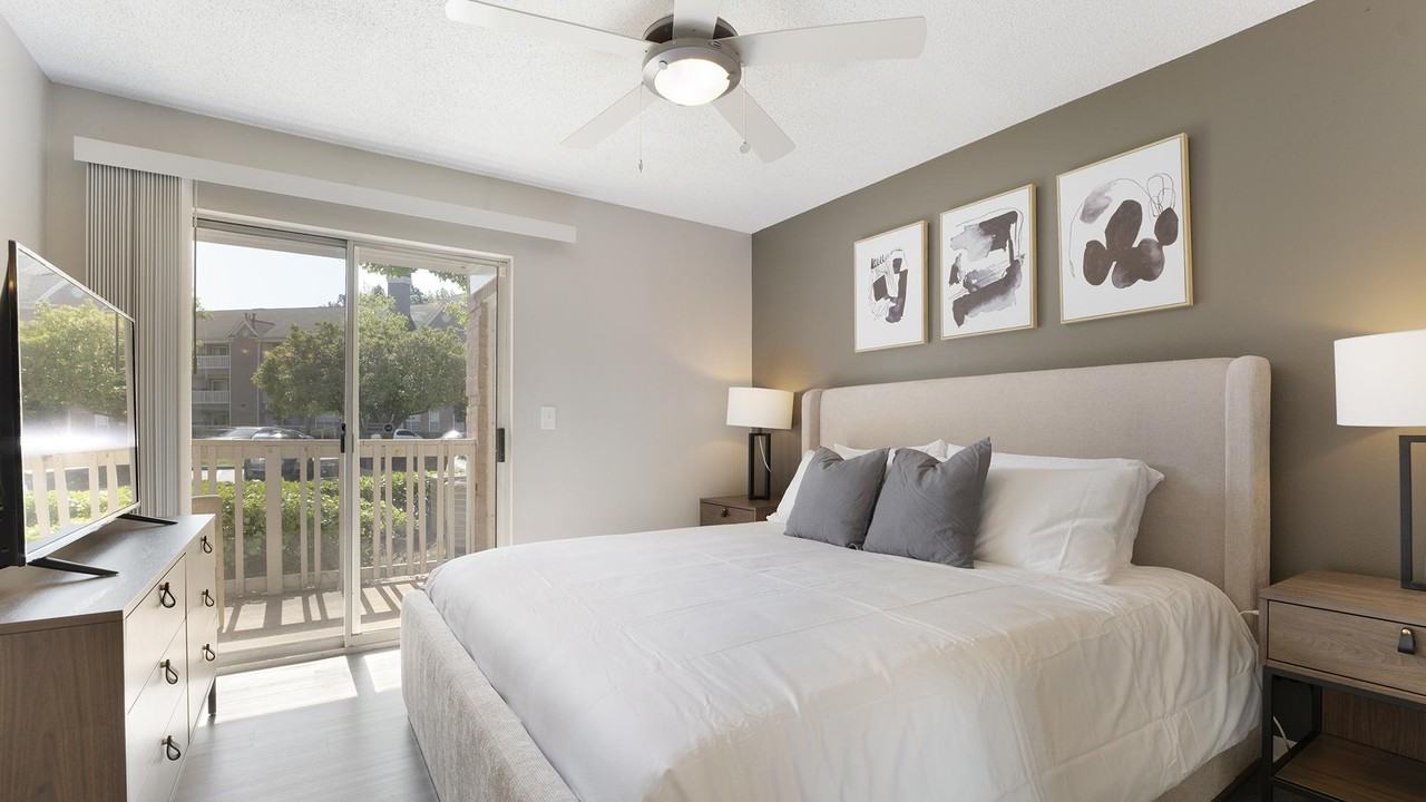 4211 Commons Drive - Photo 4 of 33