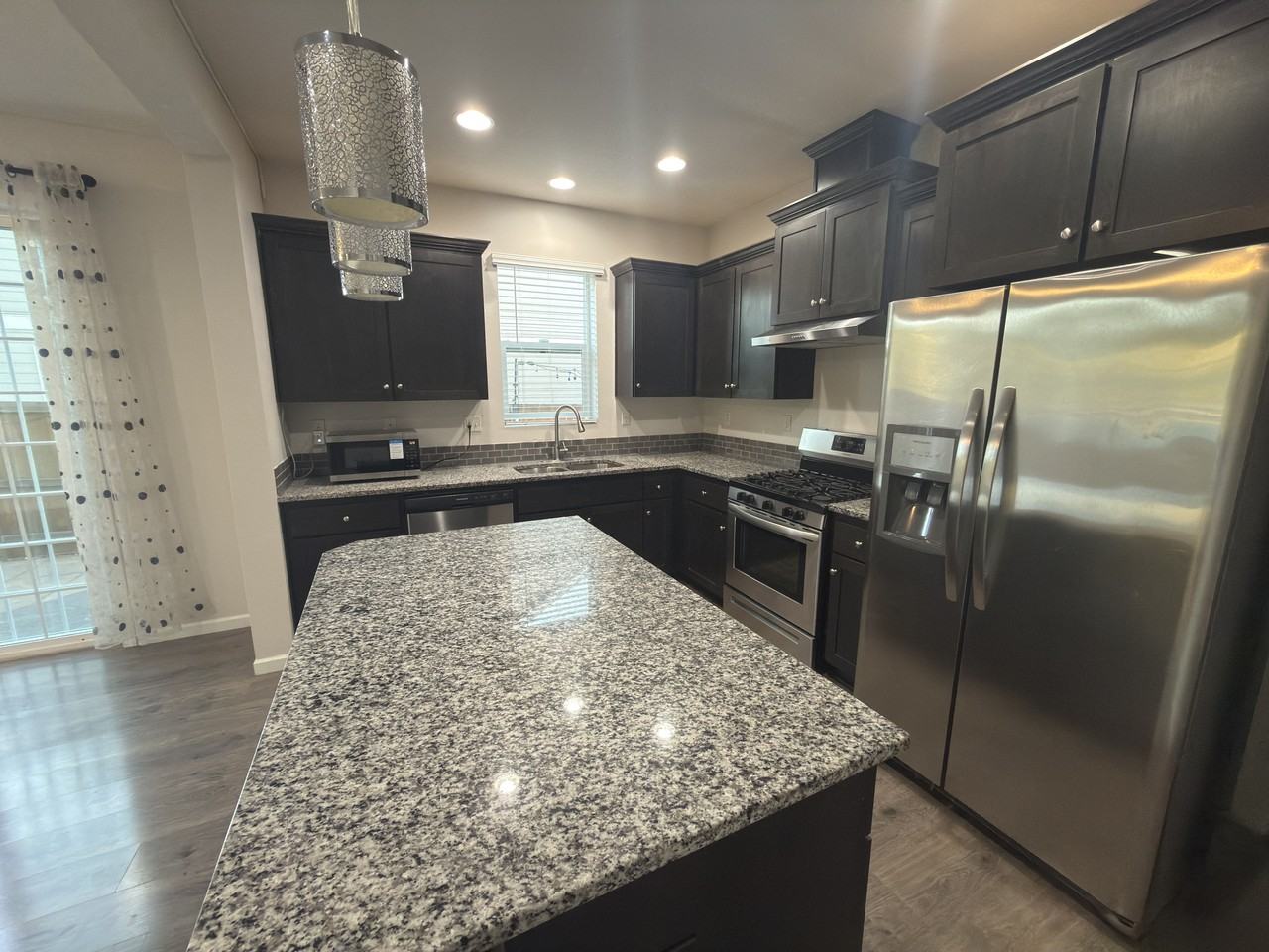 16443 Nw Ernst St #1 - Photo 5 of 20