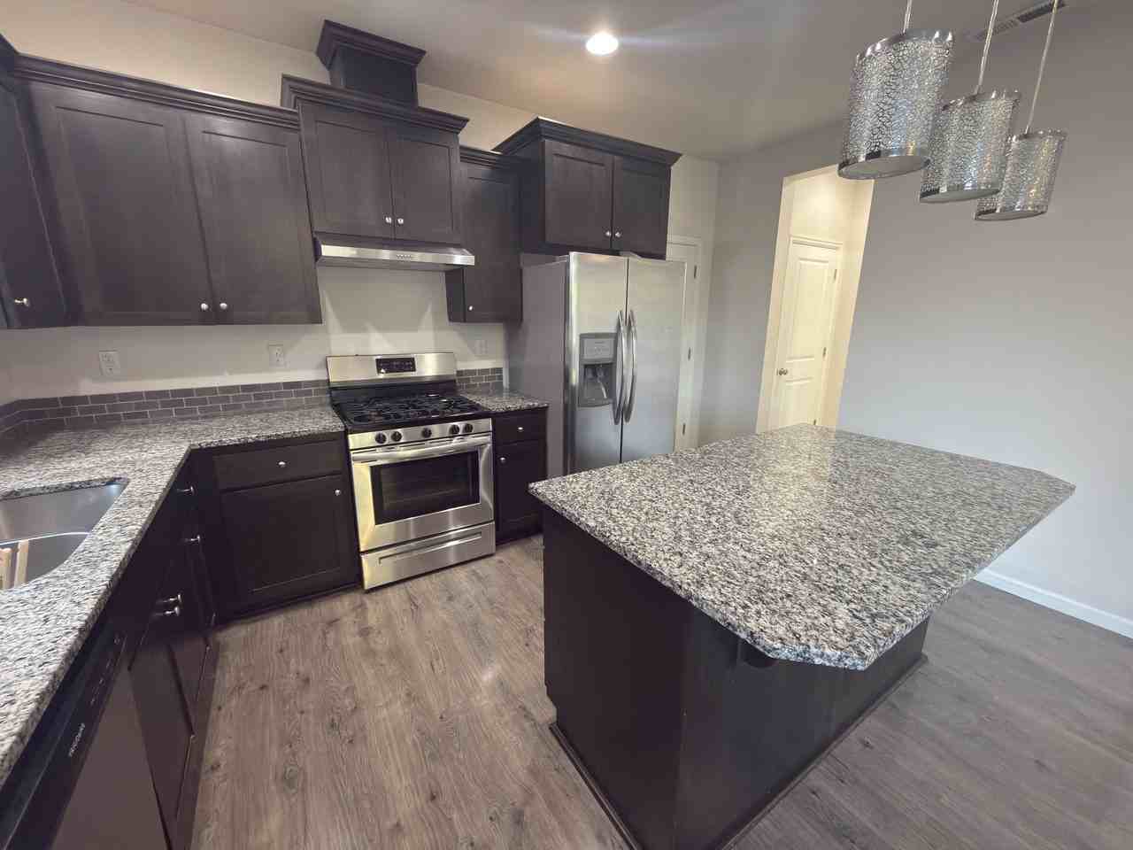 16443 Nw Ernst St #1 - Photo 6 of 20