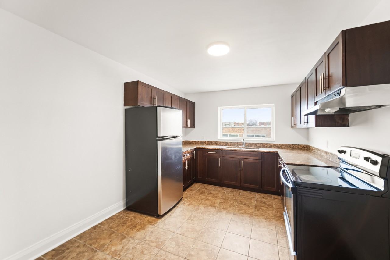 178 Machray Avenue - Photo 5 of 19
