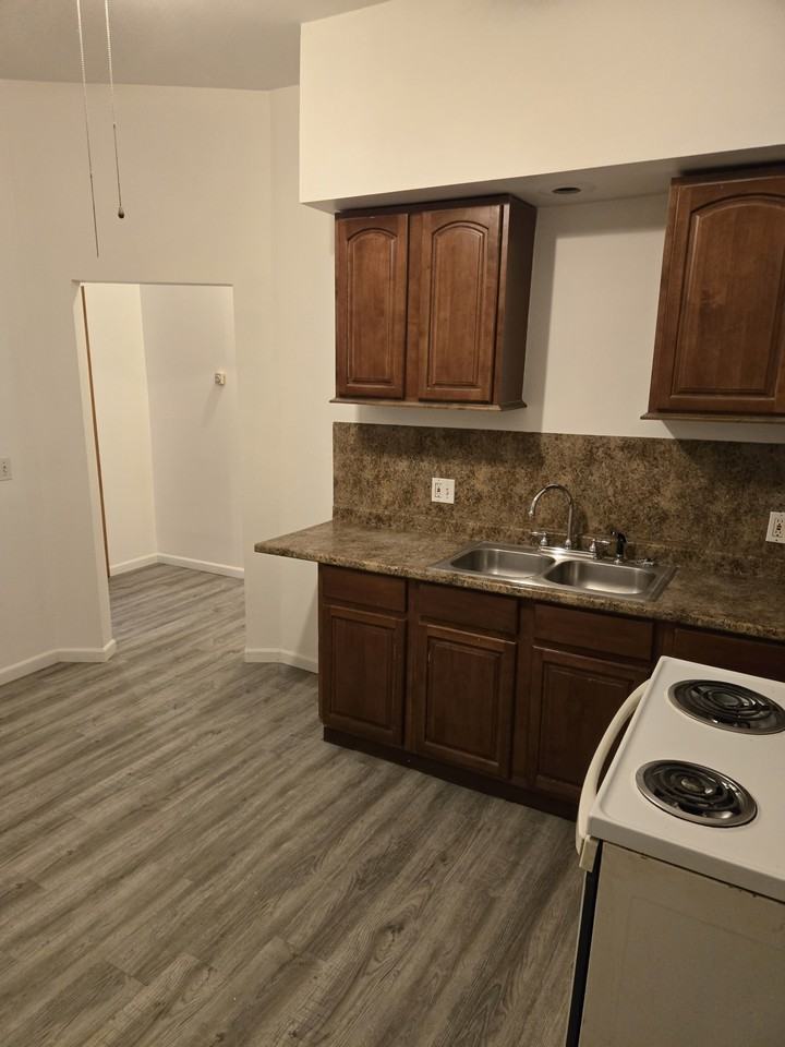 114 Hedges St #1 - Photo 4 of 14