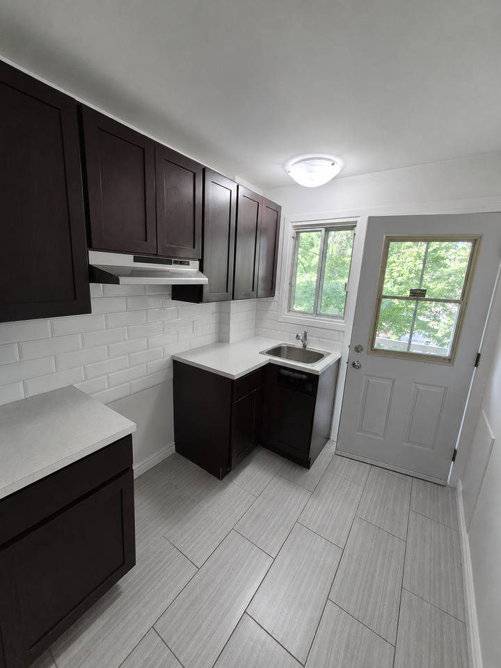 351 Rue Saint-Laurent Ouest #3 — photo 1