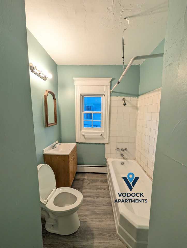 582 Ferry Street #1L - Photo 5 of 19