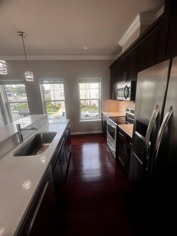 405 Woodcrest Dr Se - Photo 4 of 25