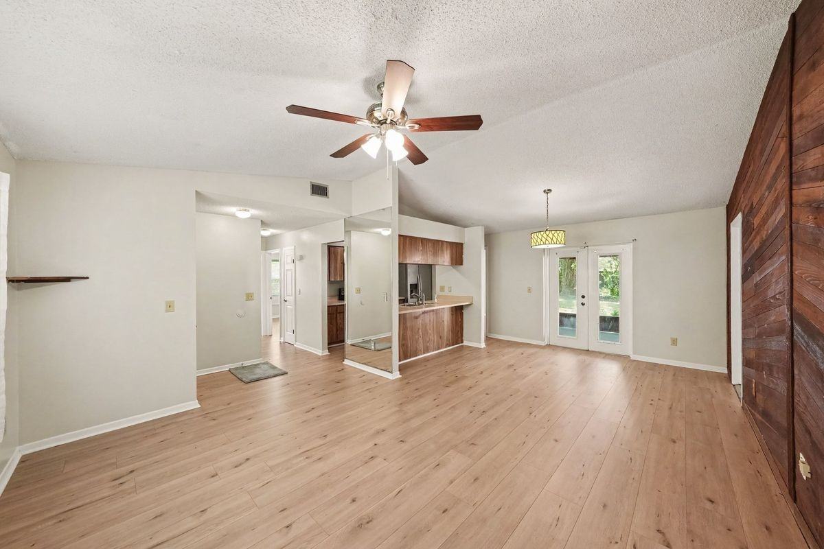 1913 Cedarbrooke Dr - Photo 6 of 26