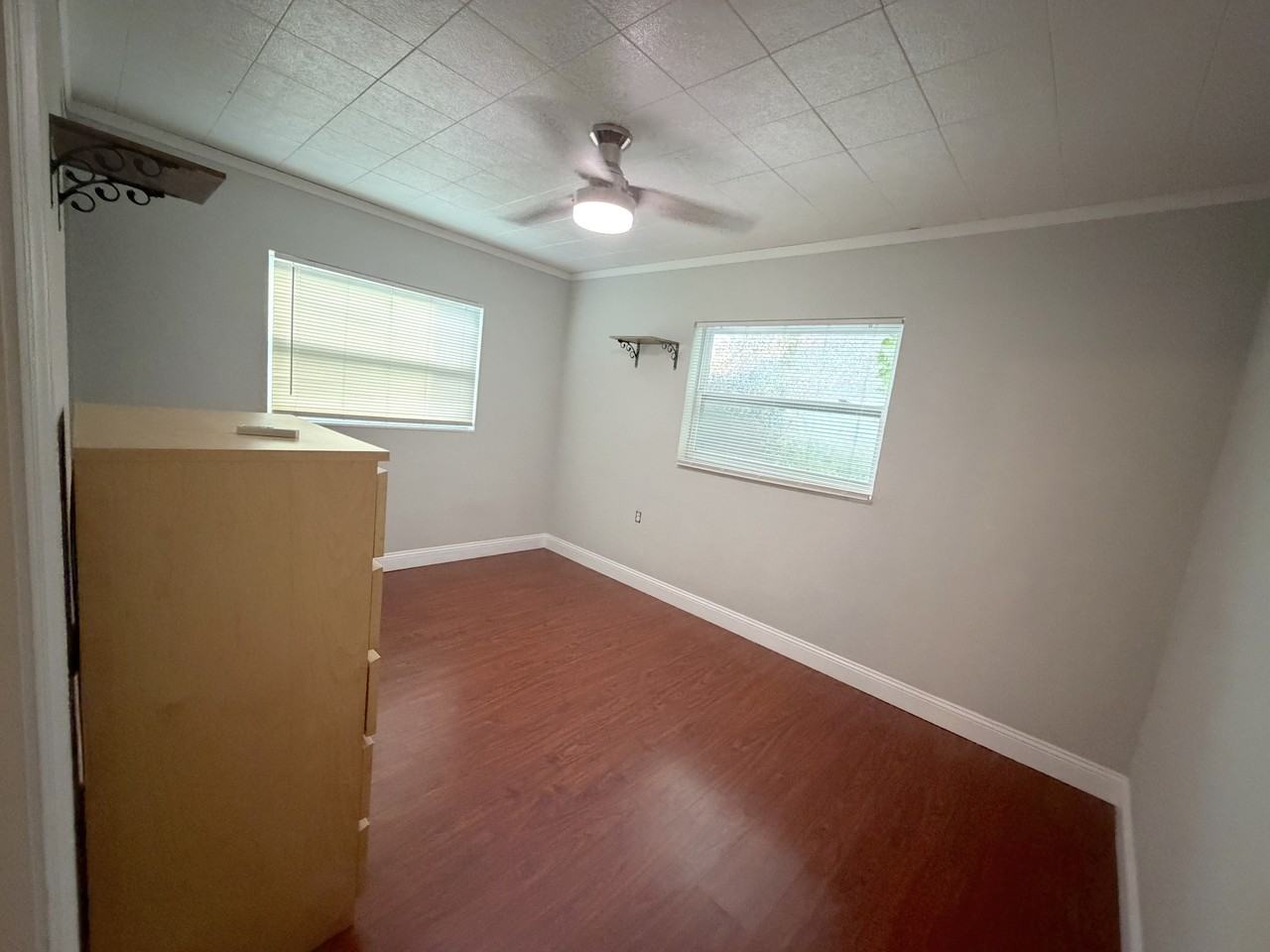 2825 Sprague Dr - Photo 4 of 15