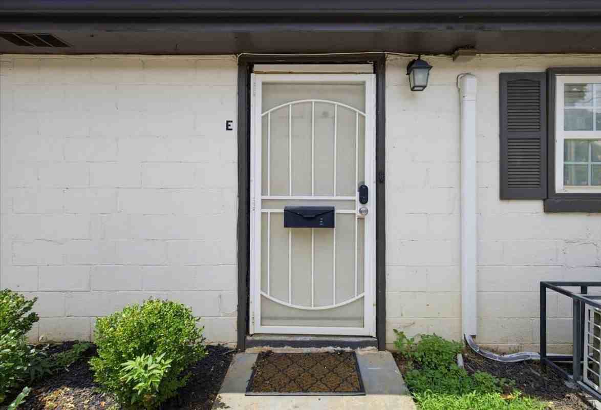 235 Walnut St Nw