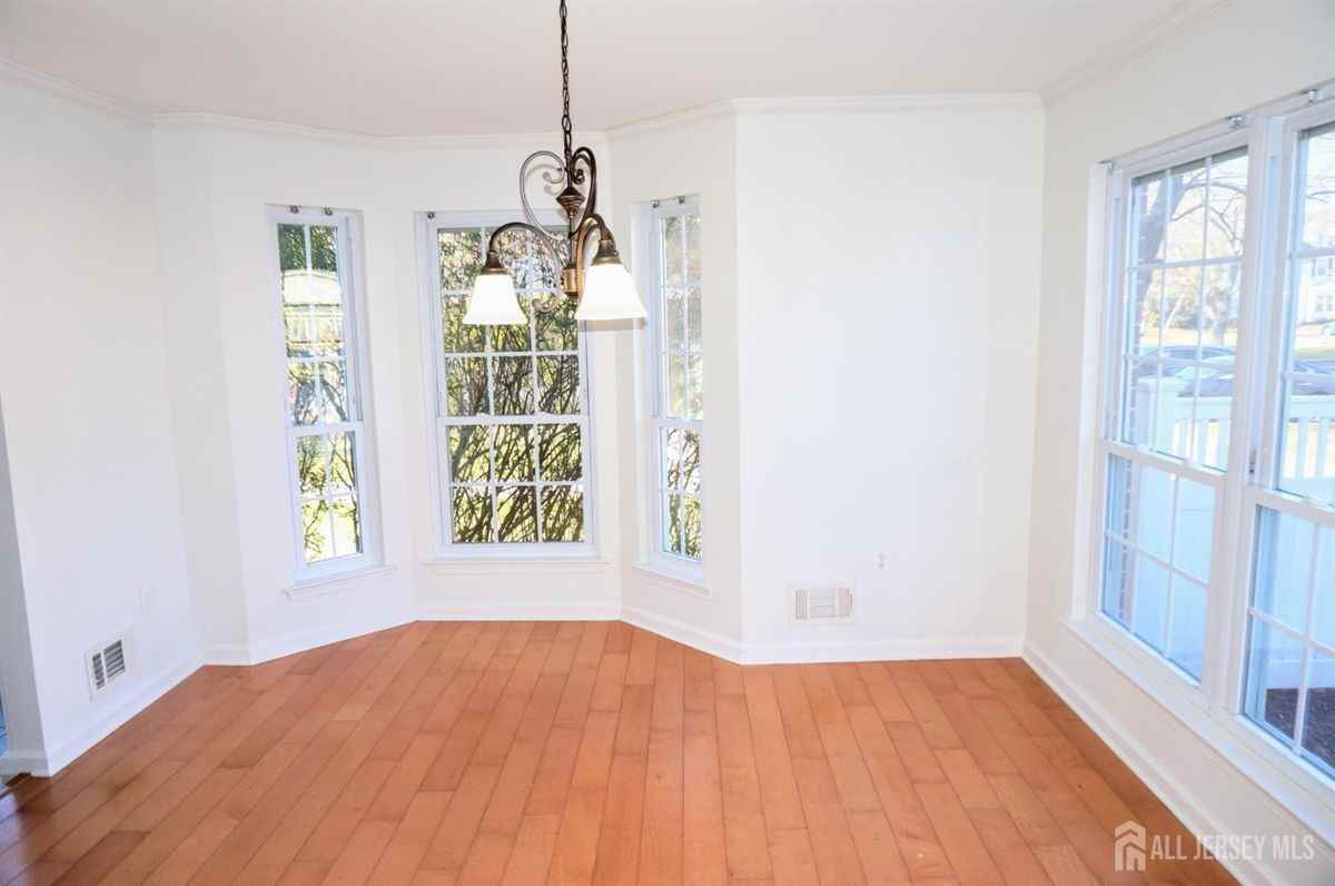 1 Bristol Dr - Photo 5 of 18
