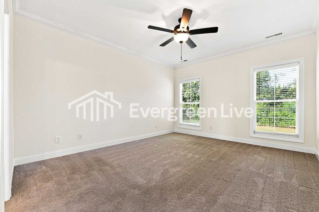 242 Greenwood Dr - Photo 6 of 15