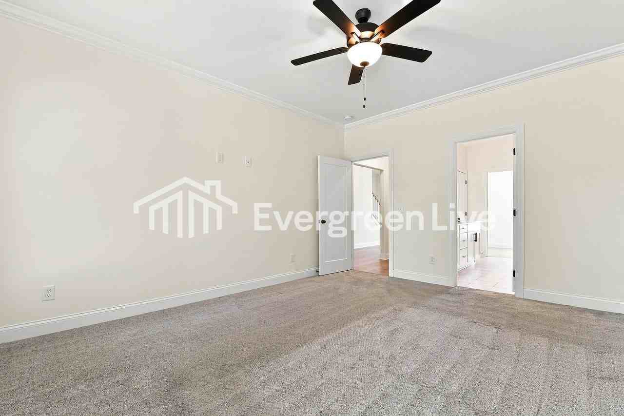 242 Greenwood Dr - Photo 7 of 15