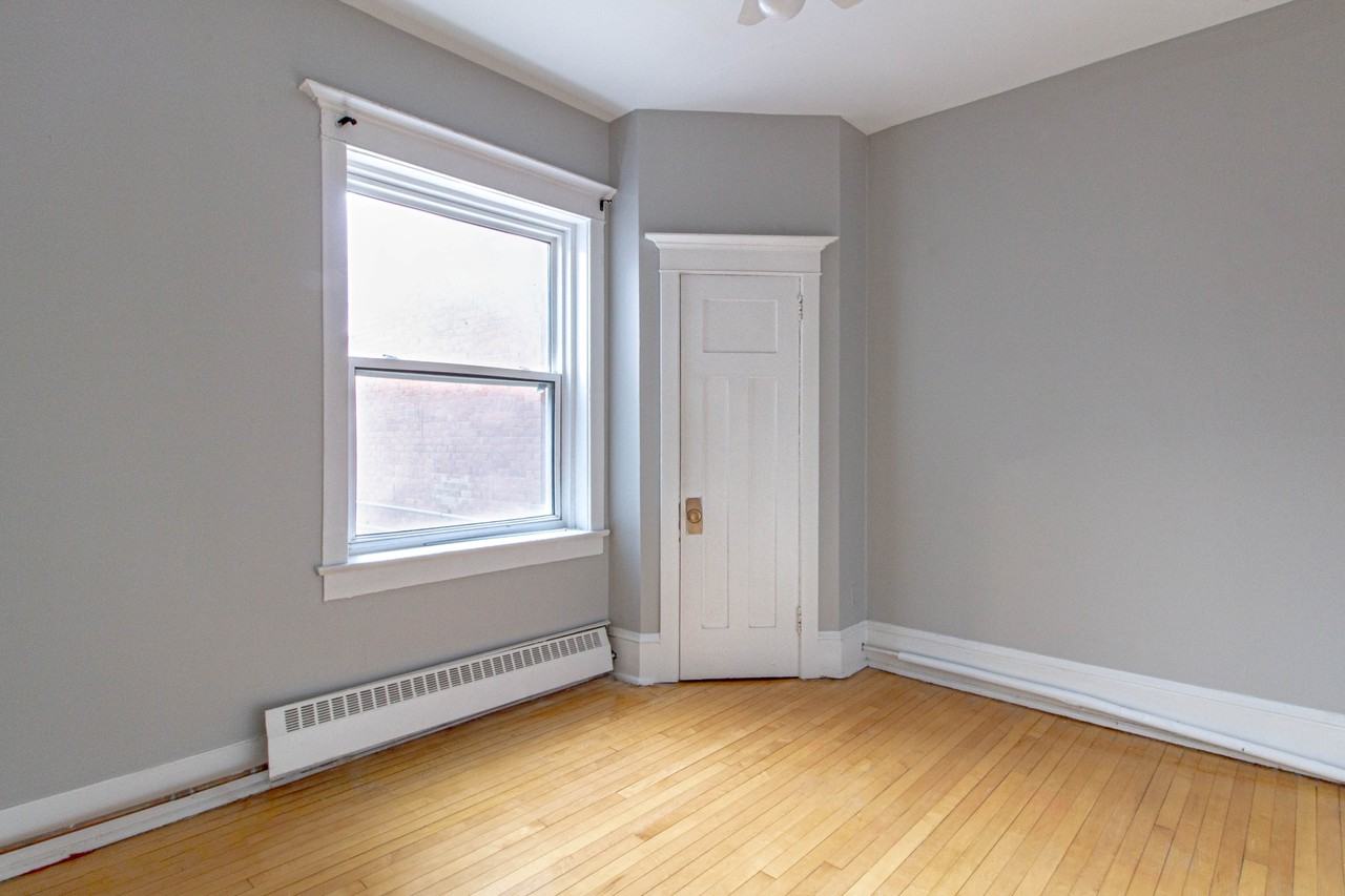 359 Elgin Street - Photo 6 of 12