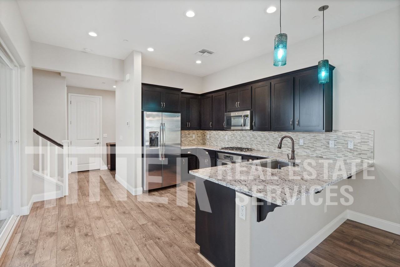 4306 Natomas Central Dr - Photo 3 of 29