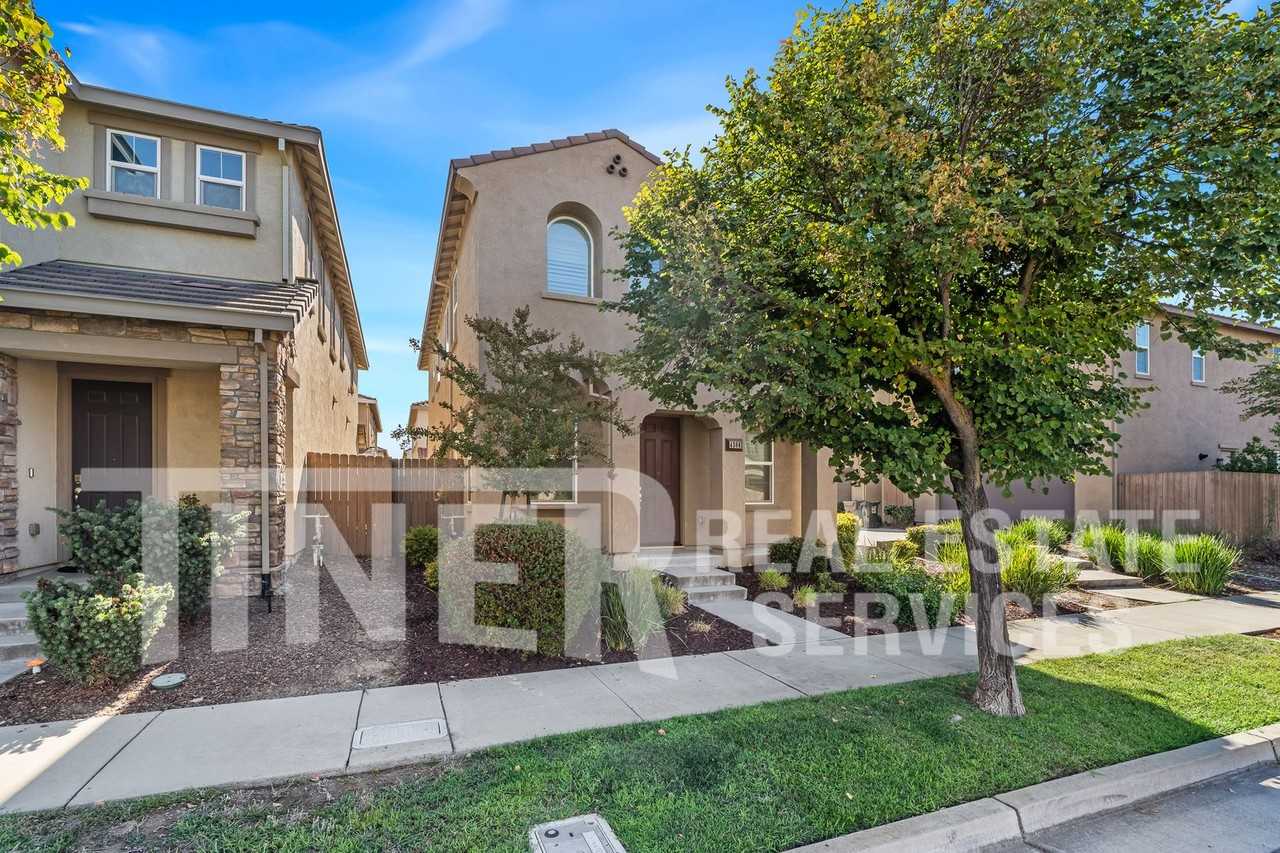 4306 Natomas Central Dr - Photo 4 of 29
