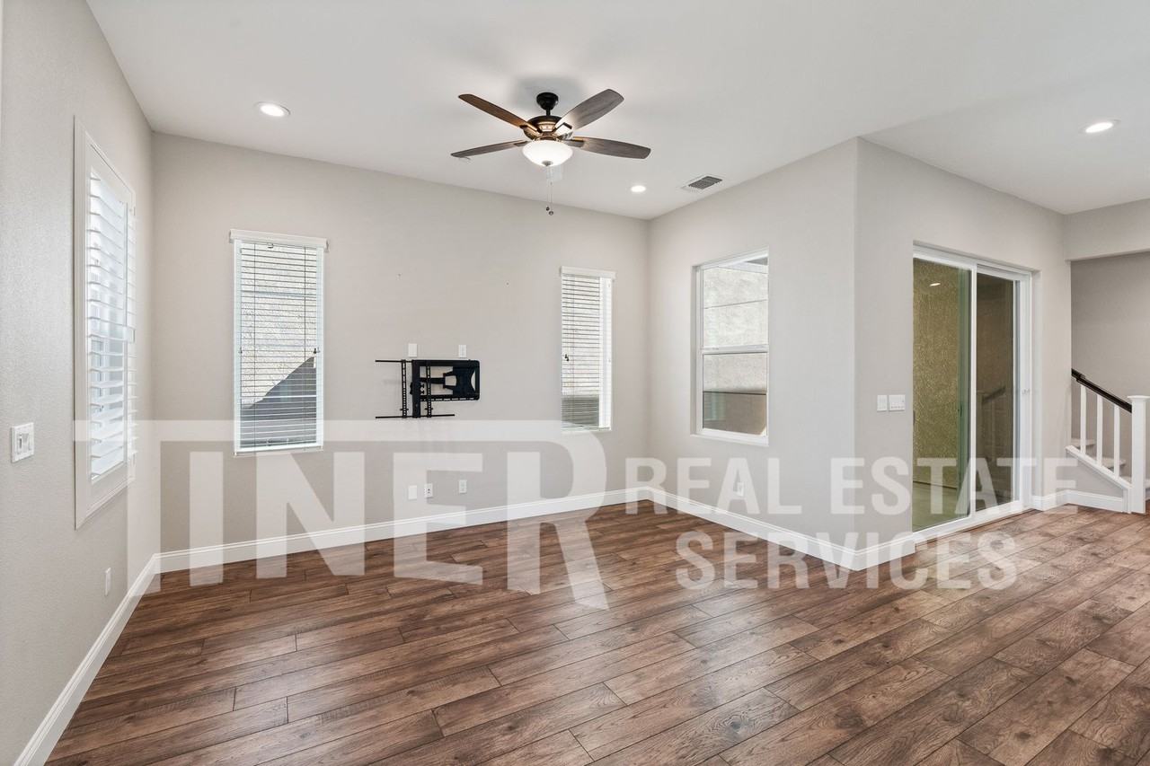 4306 Natomas Central Dr - Photo 6 of 29