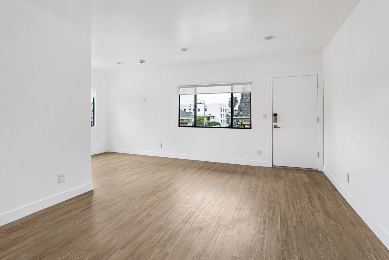1949 Park Grove Ave #4 - Photo 6 of 18