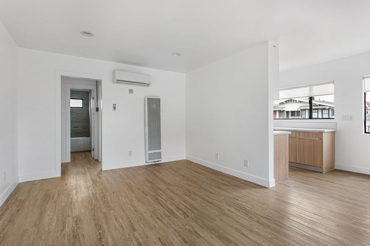 1949 Park Grove Ave #4 - Photo 7 of 18