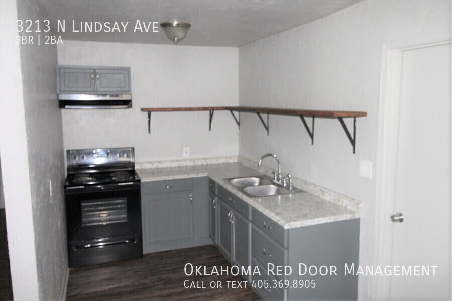 3213 N Lindsay Ave - Photo 4 of 10