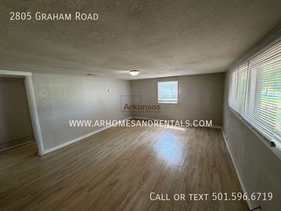 2805 Graham Rd - Photo 3 of 10