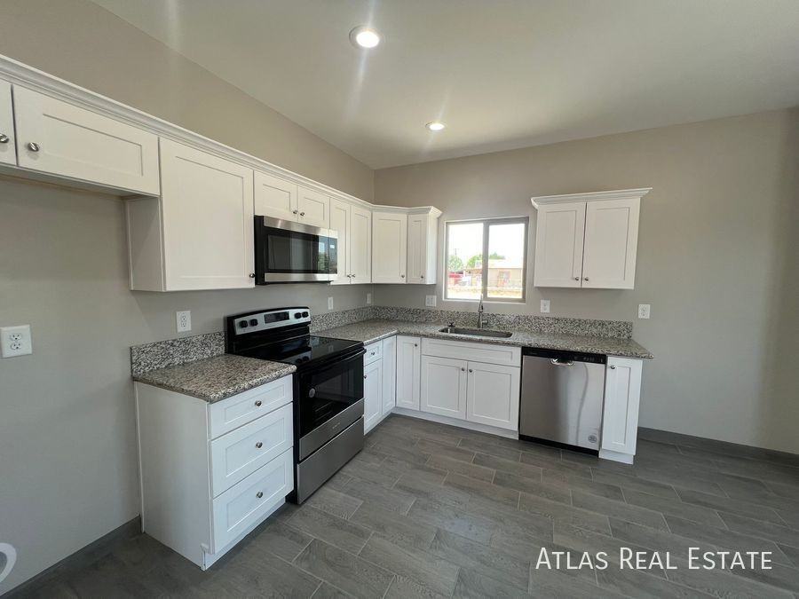 802 E 35th St #1 - Photo 2 of 28