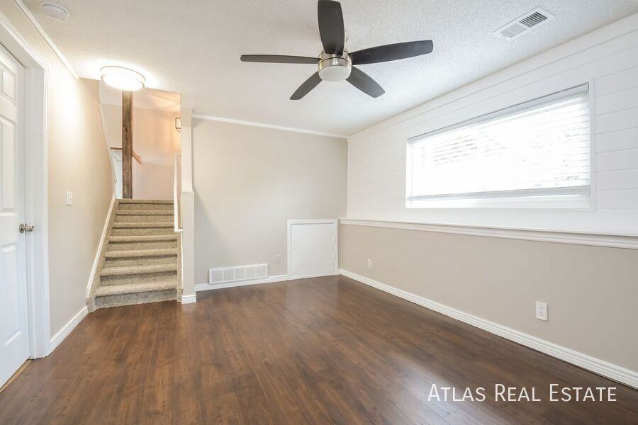 1304 S Argonne St - Photo 5 of 36