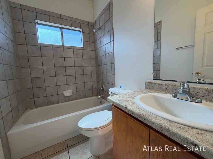 1336 W Emery St #1 - Photo 2 of 15