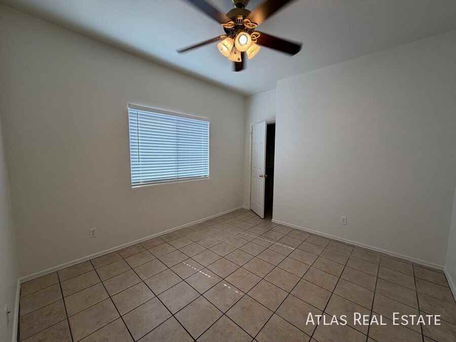 1336 W Emery St #1 - Photo 3 of 15