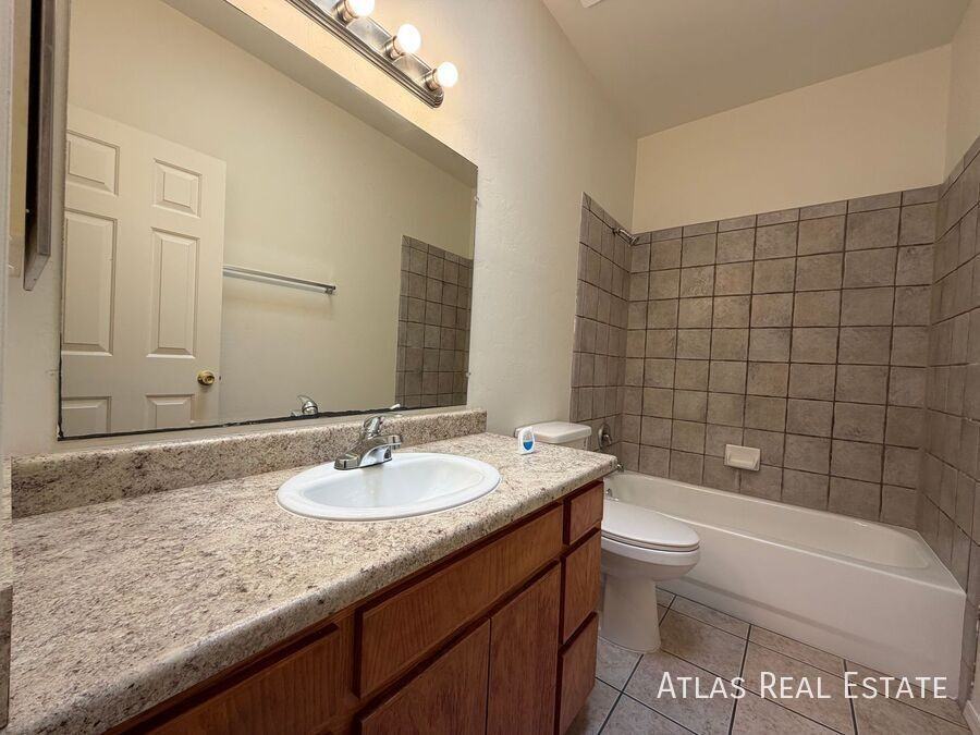 1336 W Emery St #1 - Photo 5 of 15