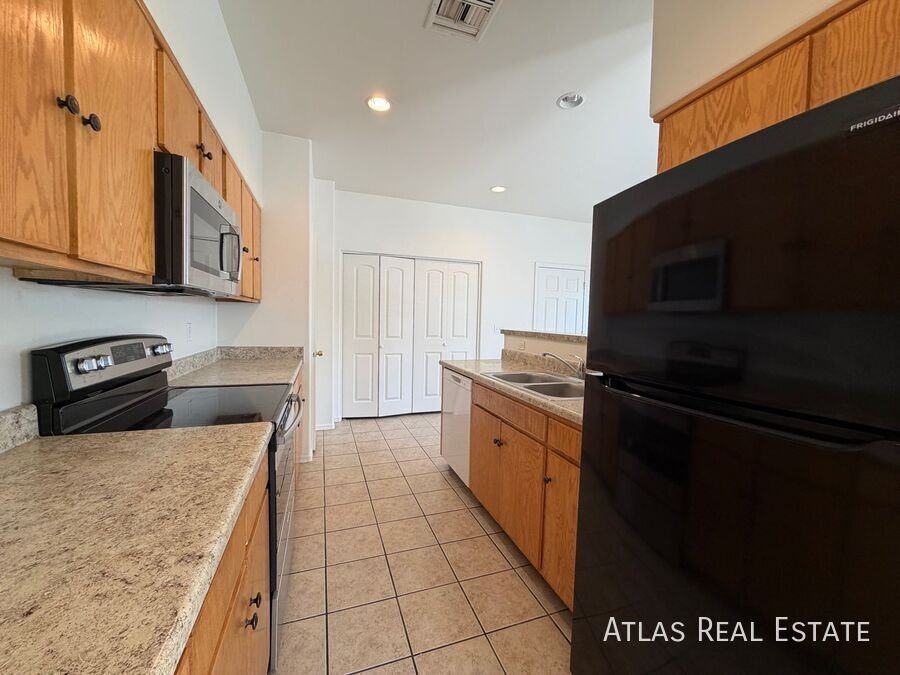 1336 W Emery St #1 - Photo 6 of 15