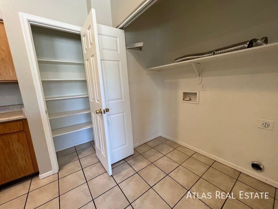 1035 W Congress St #1 - Photo 4 of 28
