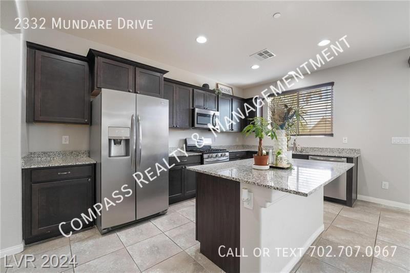 2332 Mundare Dr - Photo 3 of 38