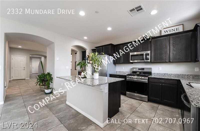 2332 Mundare Dr - Photo 5 of 38