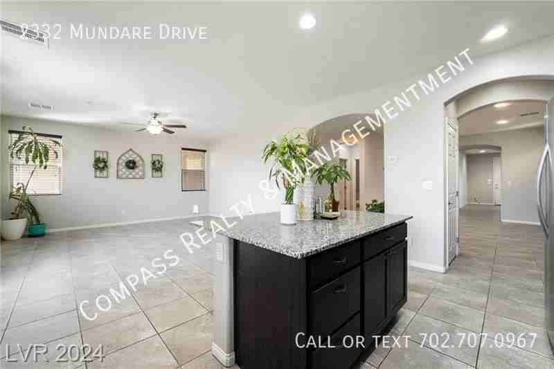 2332 Mundare Dr - Photo 6 of 38