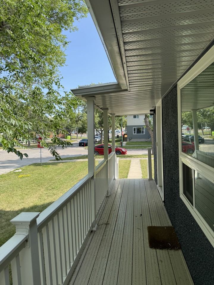 691 Jackson Ave - Photo 3 of 27