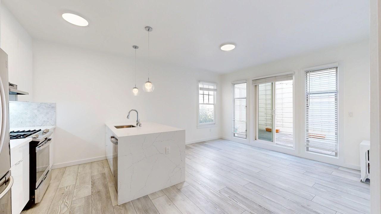2390 Francisco St #103 - Photo 5 of 16
