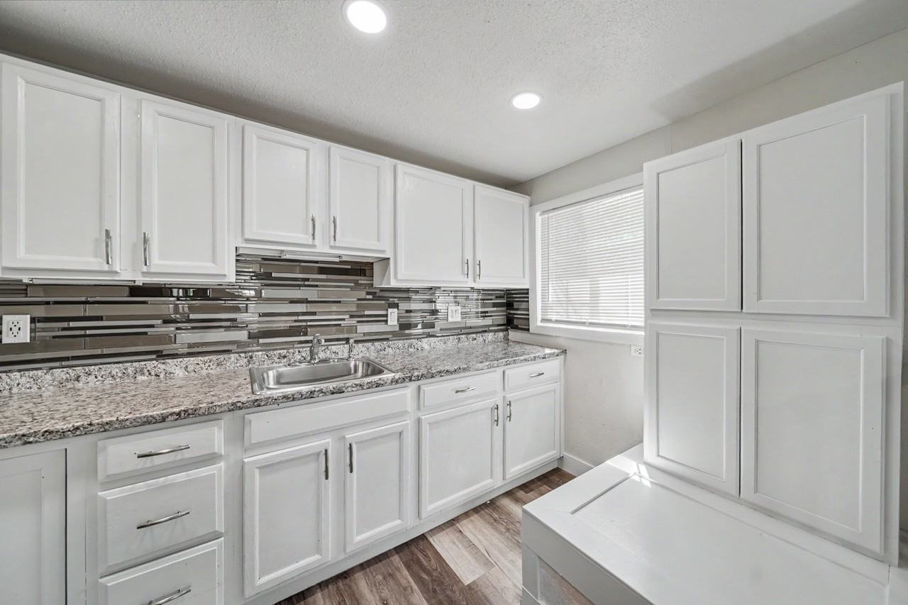 3310 W 3rd Ave - Photo 6 of 15