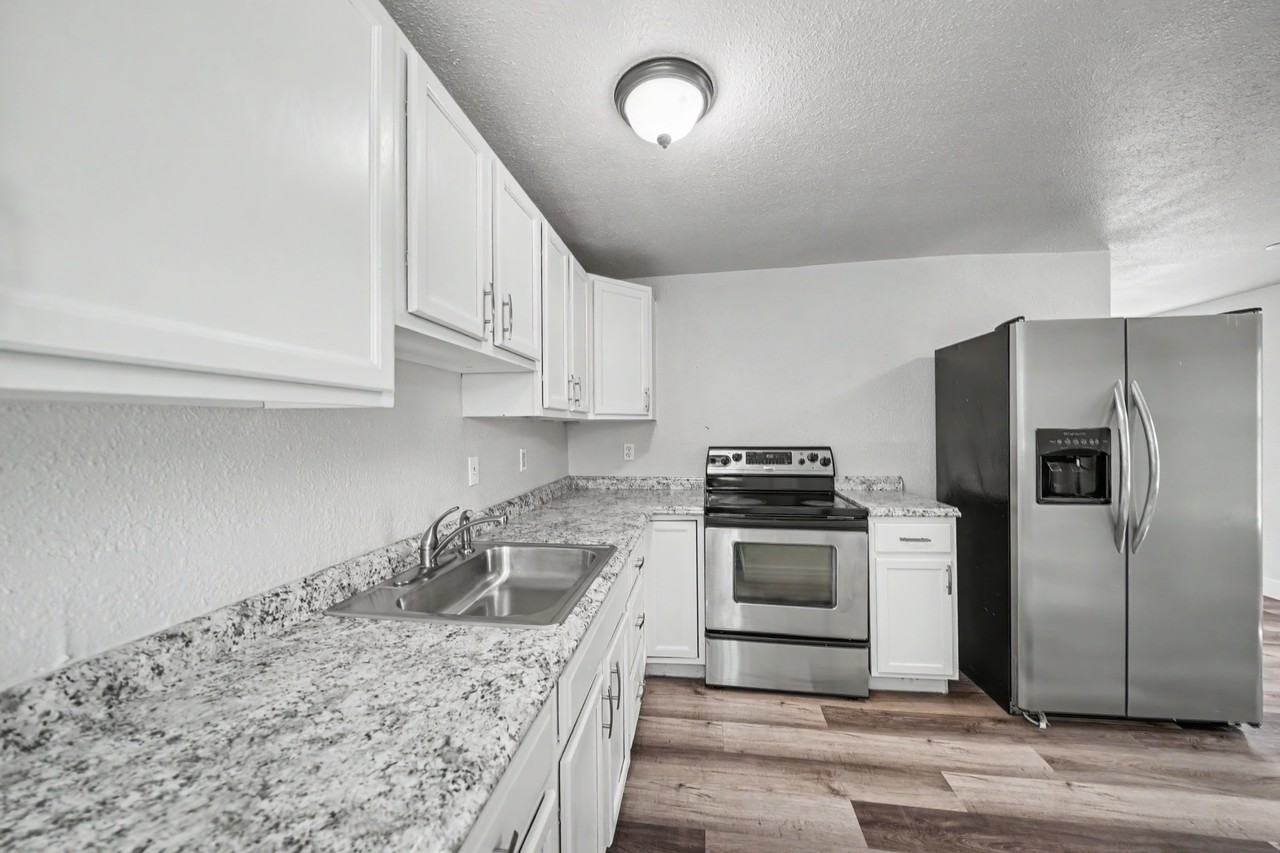 3308 W 3rd Ave - Photo 4 of 15