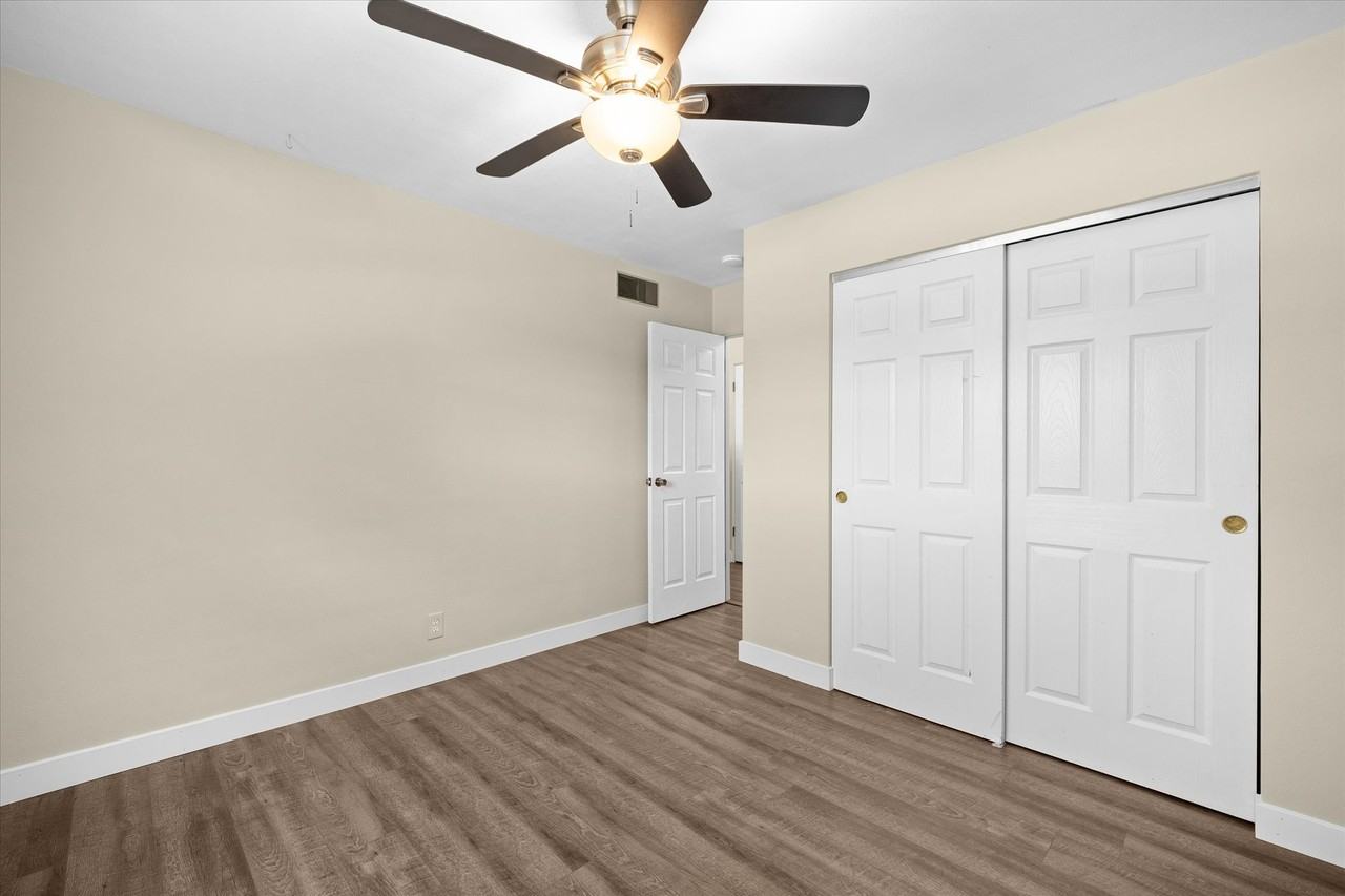 8 Manor Dr #2 - Photo 7 of 18