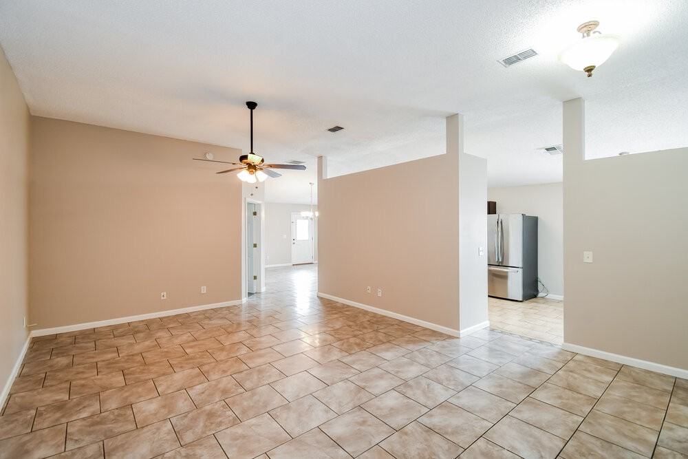 8706 Star Leaf Rd N - Photo 3 of 16