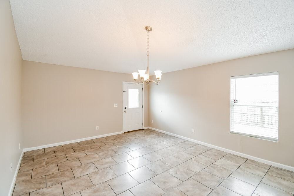 8706 Star Leaf Rd N - Photo 5 of 16